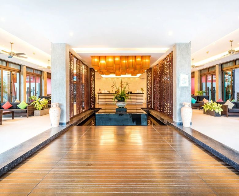 Club Wyndham Patong Hill, Patong - Lobby