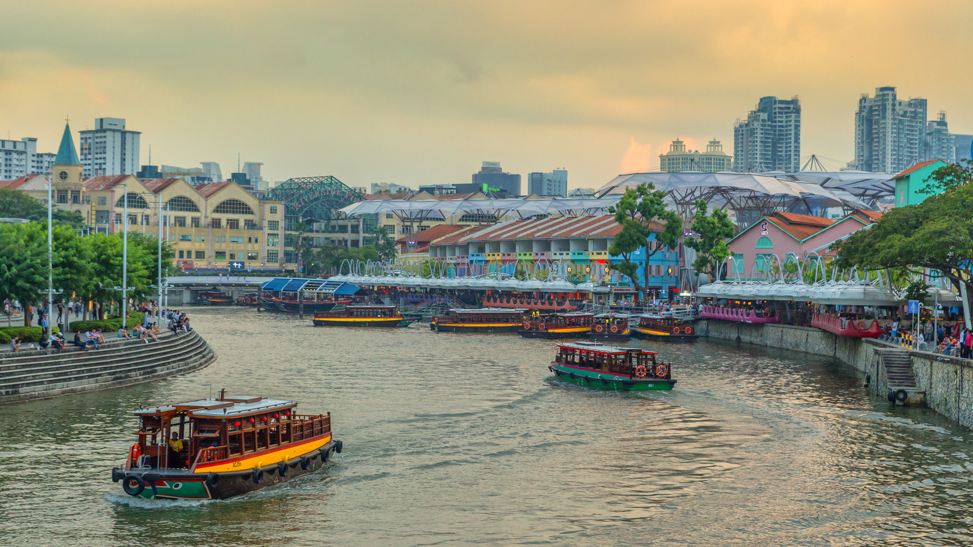 Clarke Quay passage in Singapore