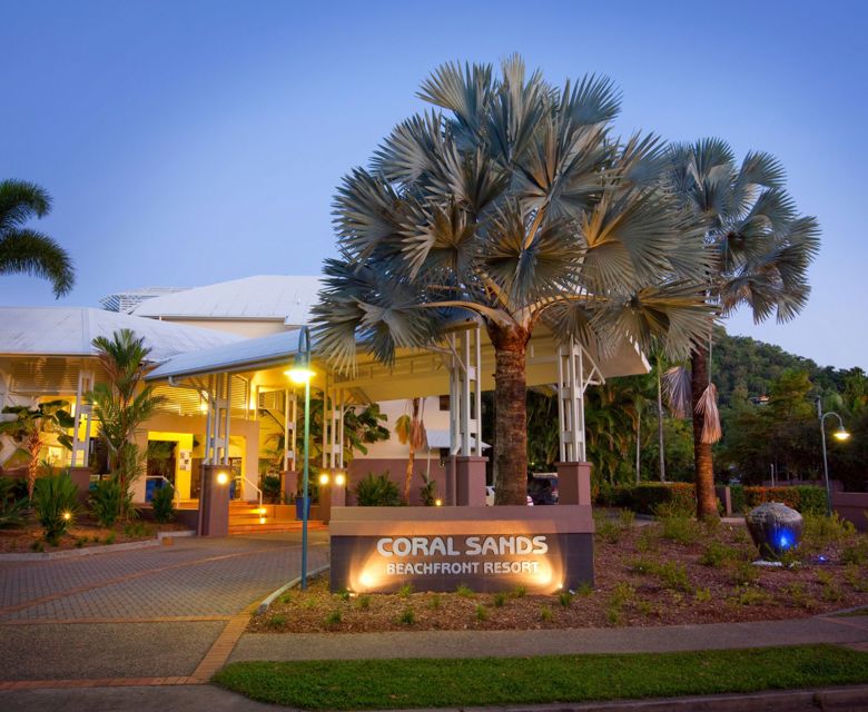 Coral Sands Beachfront Resort - exterior