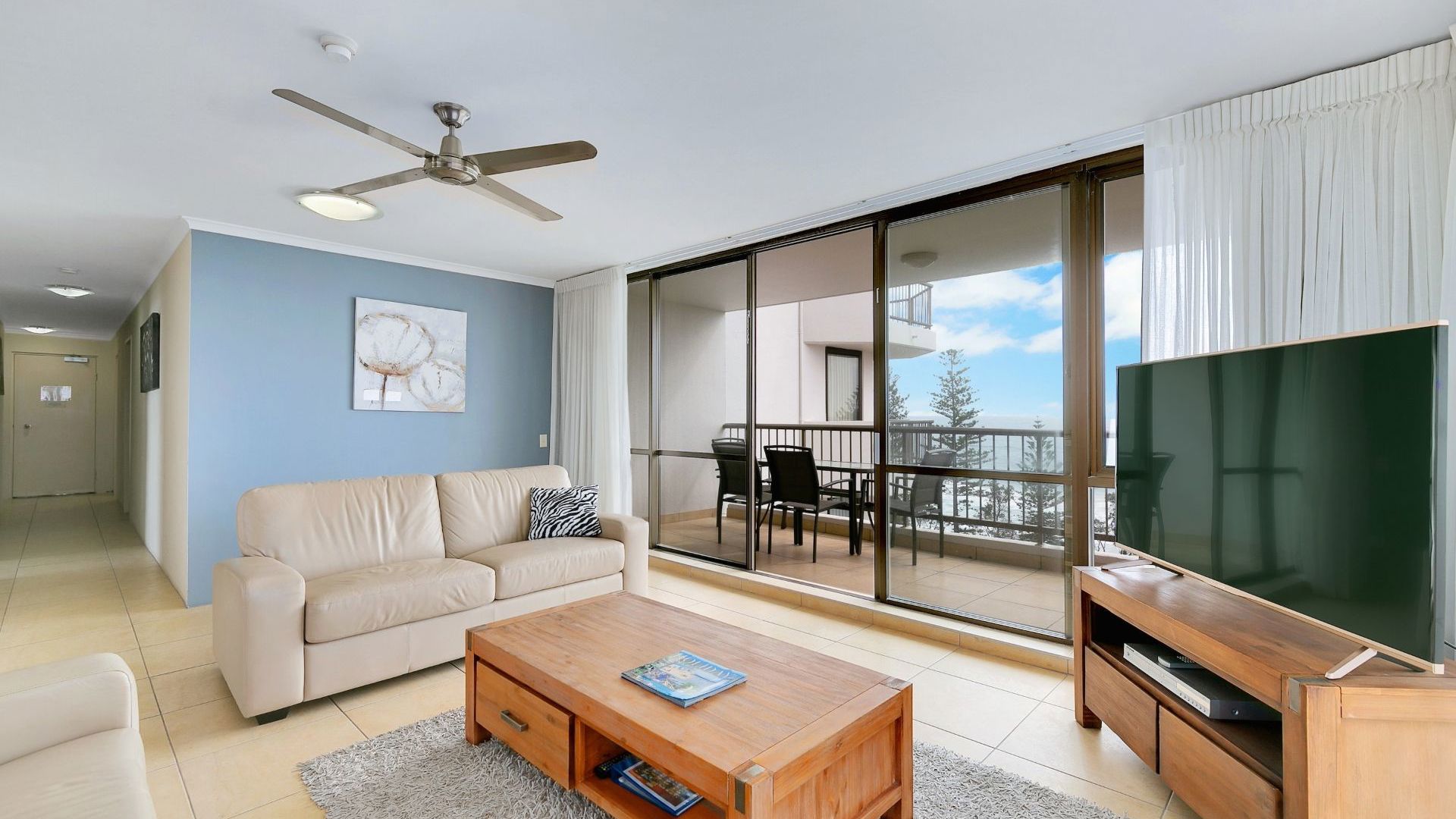 Seaview Resort Mooloolaba - One Bedroom Ocean - lounge