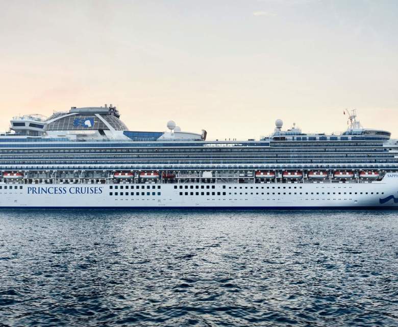  Sapphire Princess at Sea