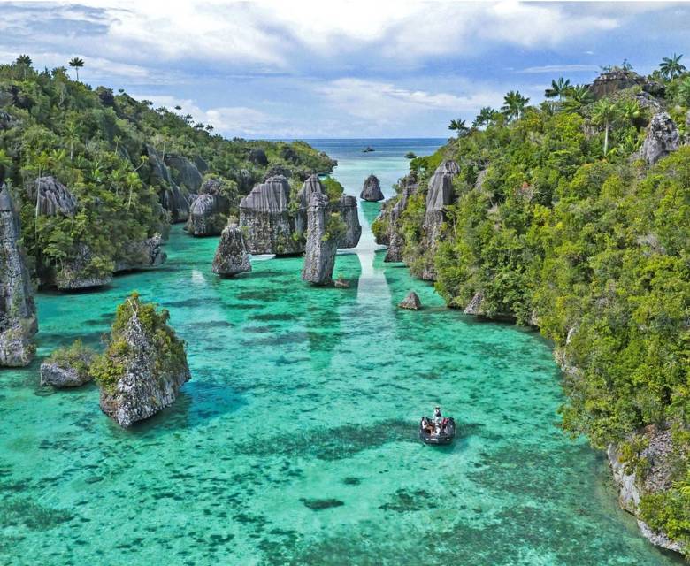 EYC_Misool_Indonesia_Nush_Freedman_60©Emerald Cruises