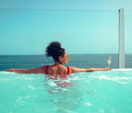 Queen Anne Grills Hot Tub 