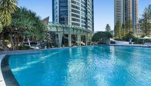 Q1 Resort and Spa - Pool