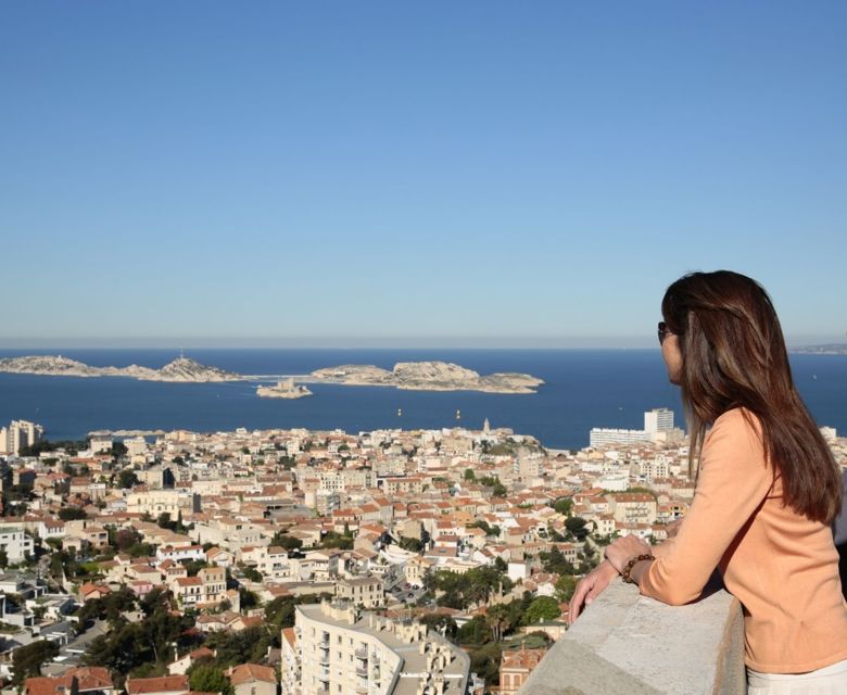 Couple in Marseille  © Oceania