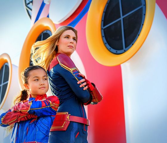 Disney Adventure Marvel Style Studio Pair 