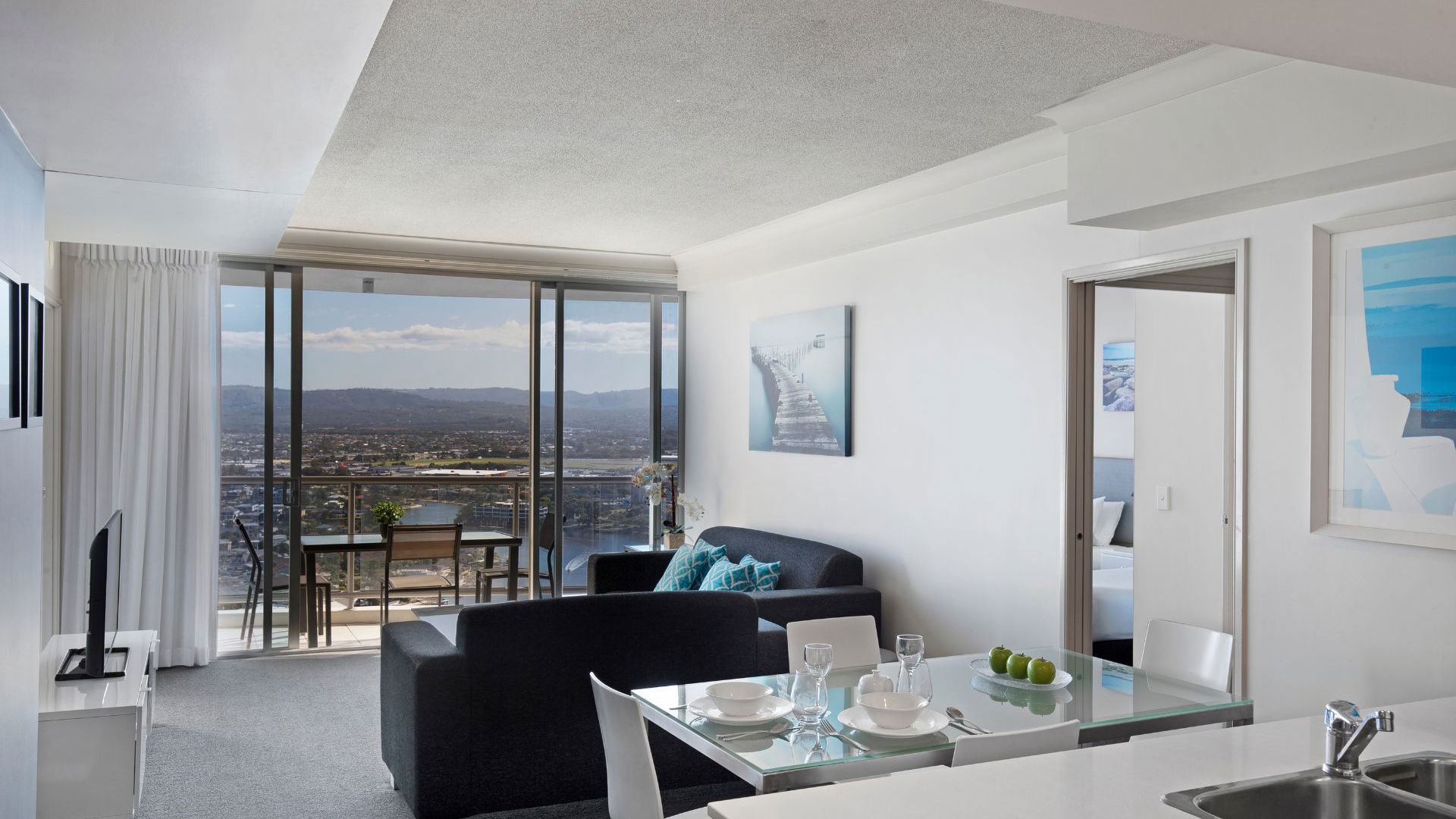 Mantra Towers of Chevron - 1 Bedroom