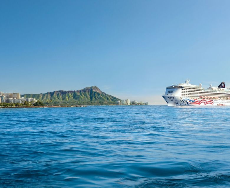 Pride of America in Honolulu, Hawaii © Norwegian Cruise Line