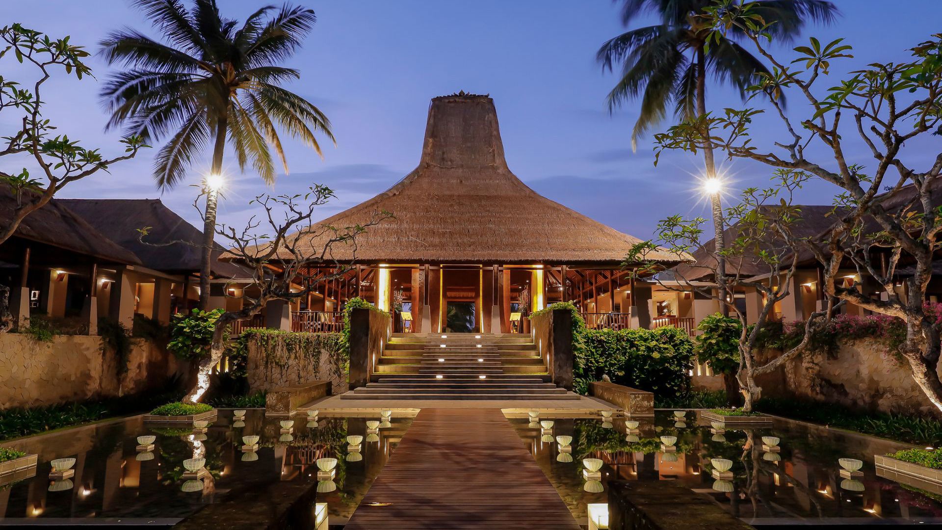 Maya Ubud Resort & Spa - Lobby Entrance