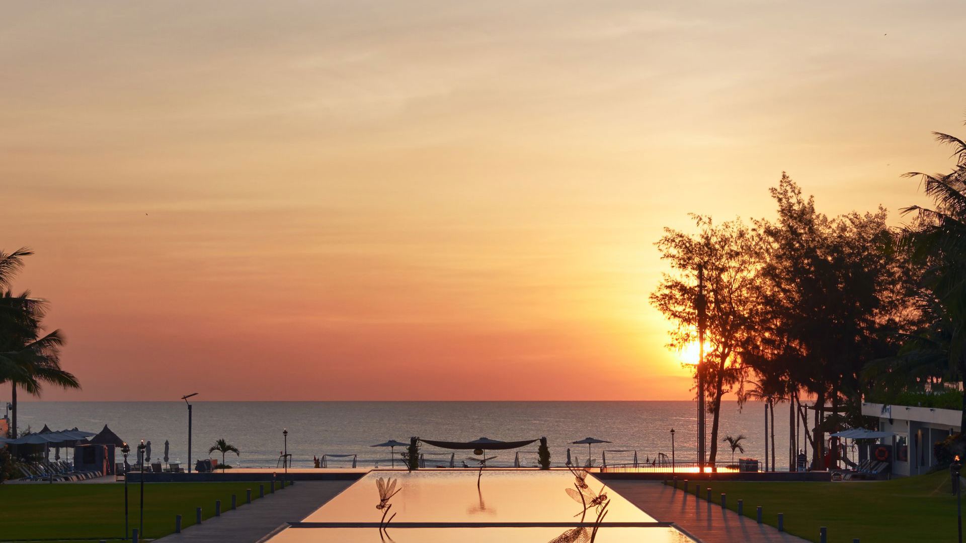 Pullman Danang Beach Resort Sunset