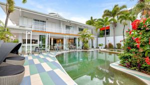 Mercure Hotel Cairns Poolside