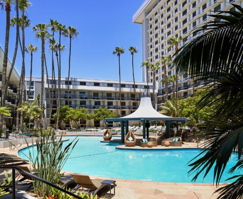 Los Angeles Airport Marriott - Pool