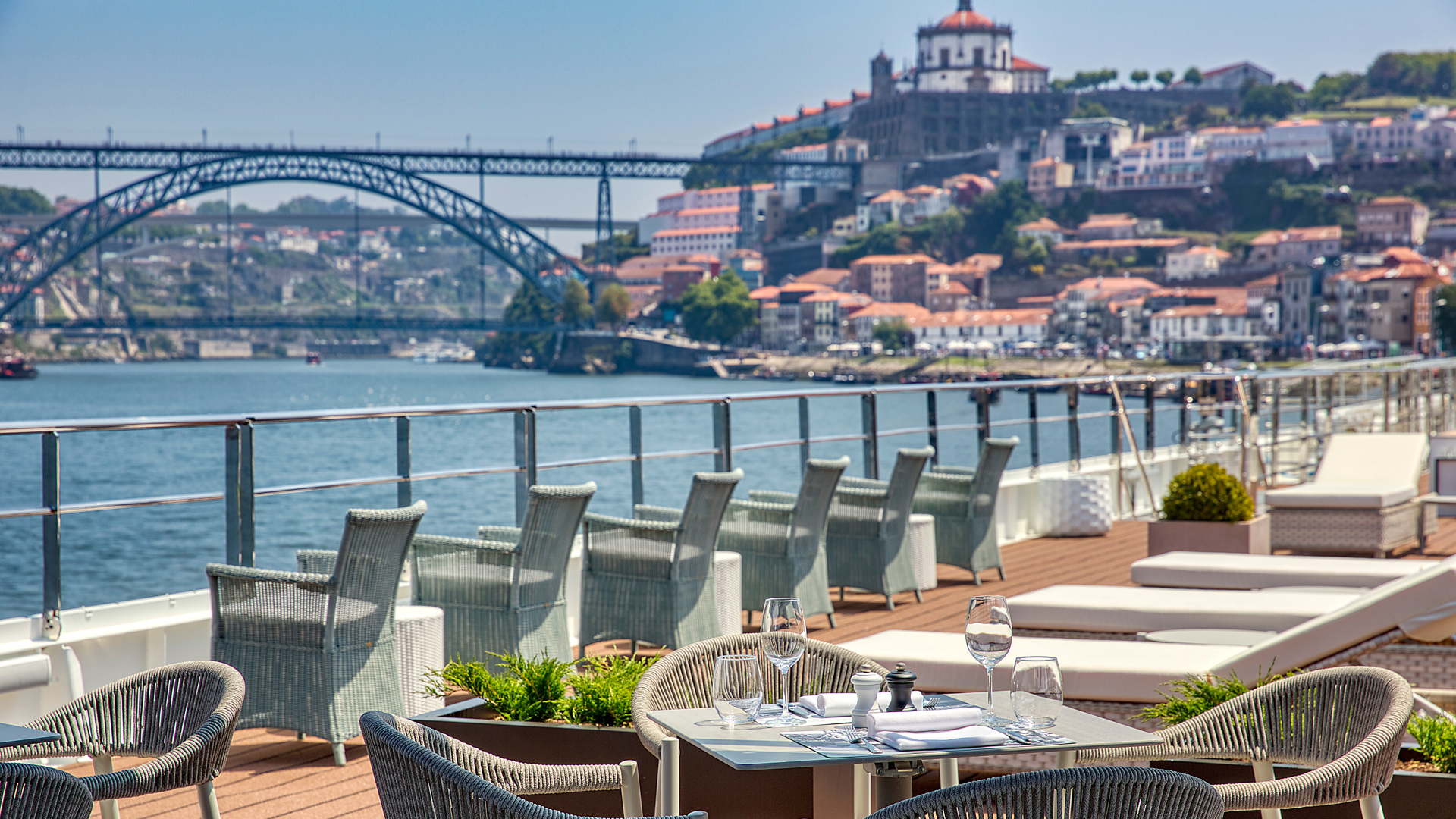 Sundeck Douro River