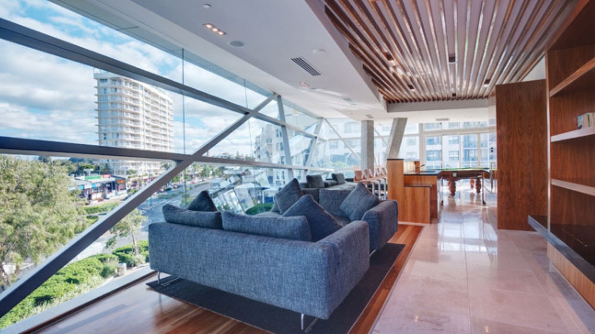 Reflections Coolangatta Beach - Guest Lounge