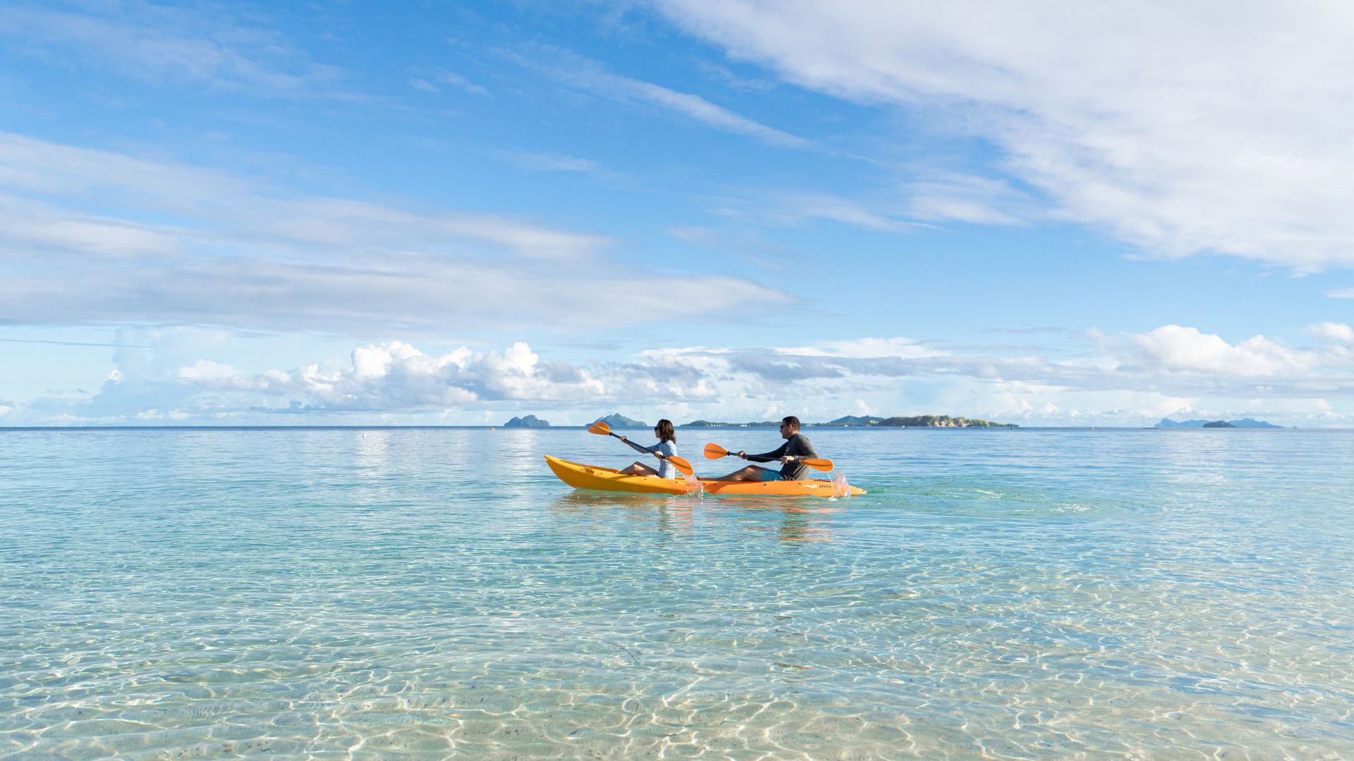 Castaway Island Fiji - kayaking