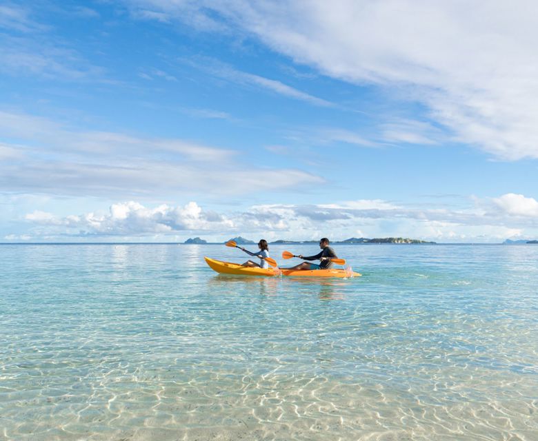 Castaway Island Fiji - kayaking