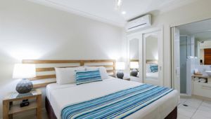 Meridian Port Douglas - bedroom