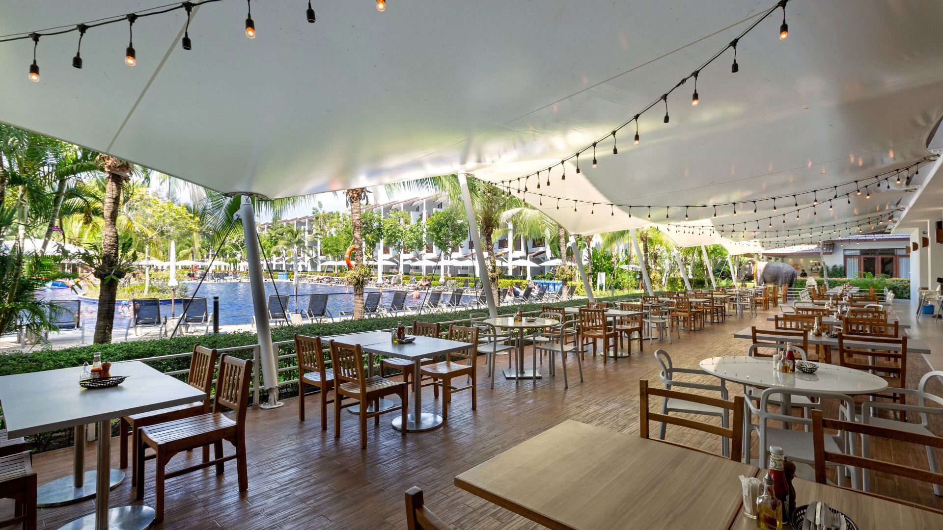 Sunwing Kamala Beach - SOM's Kitchen