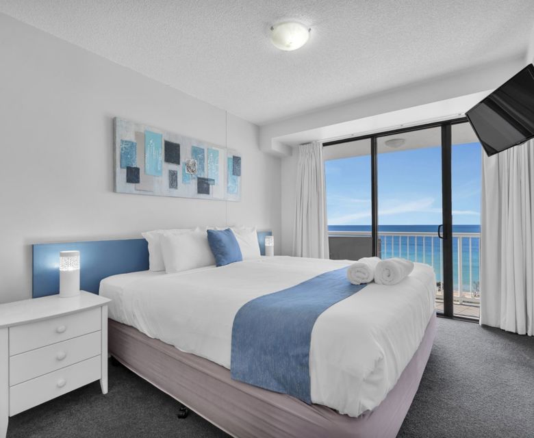 Catalina Resort - bedroom