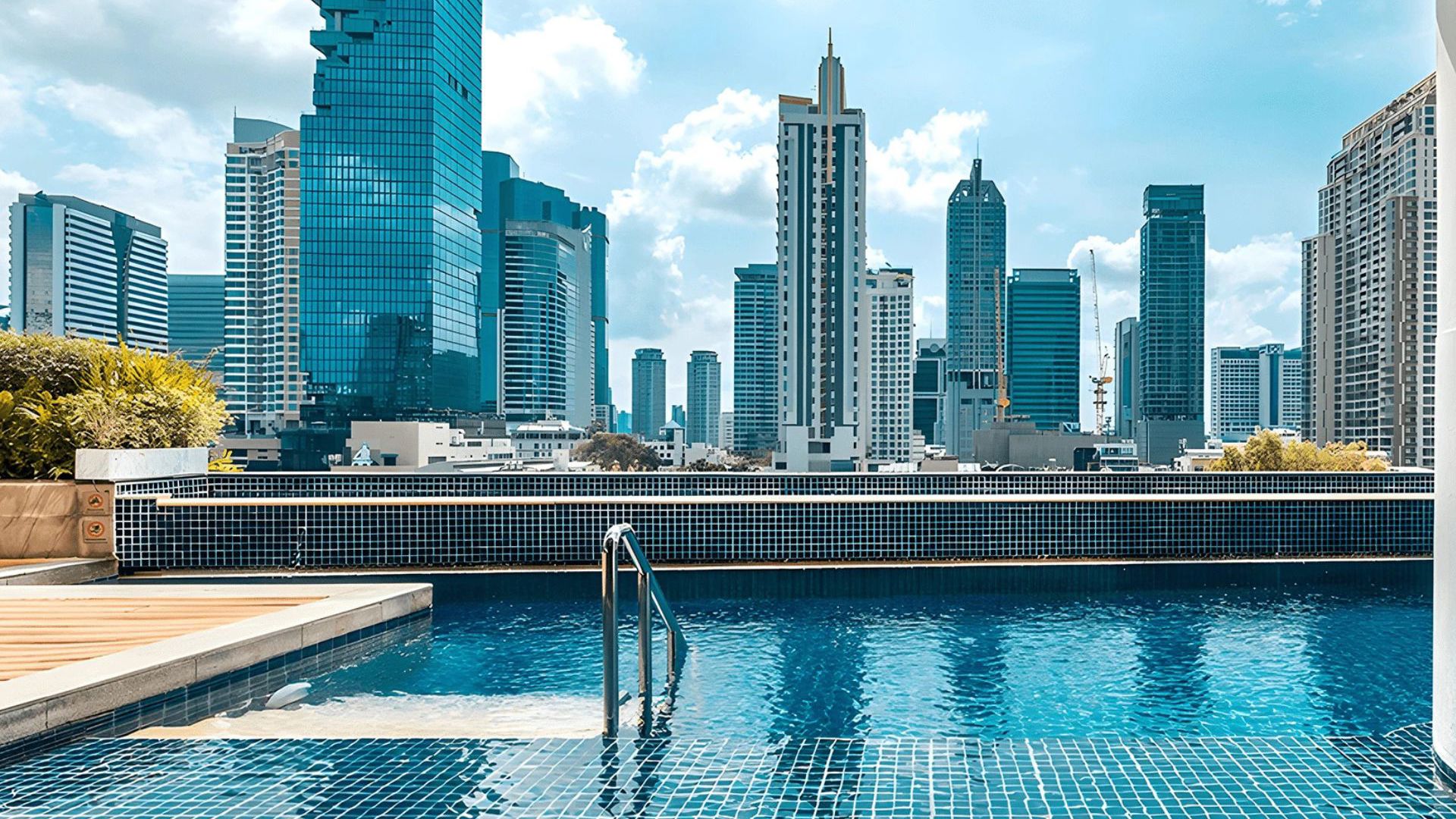 Pullman Bangkok Hotel G - Pool View