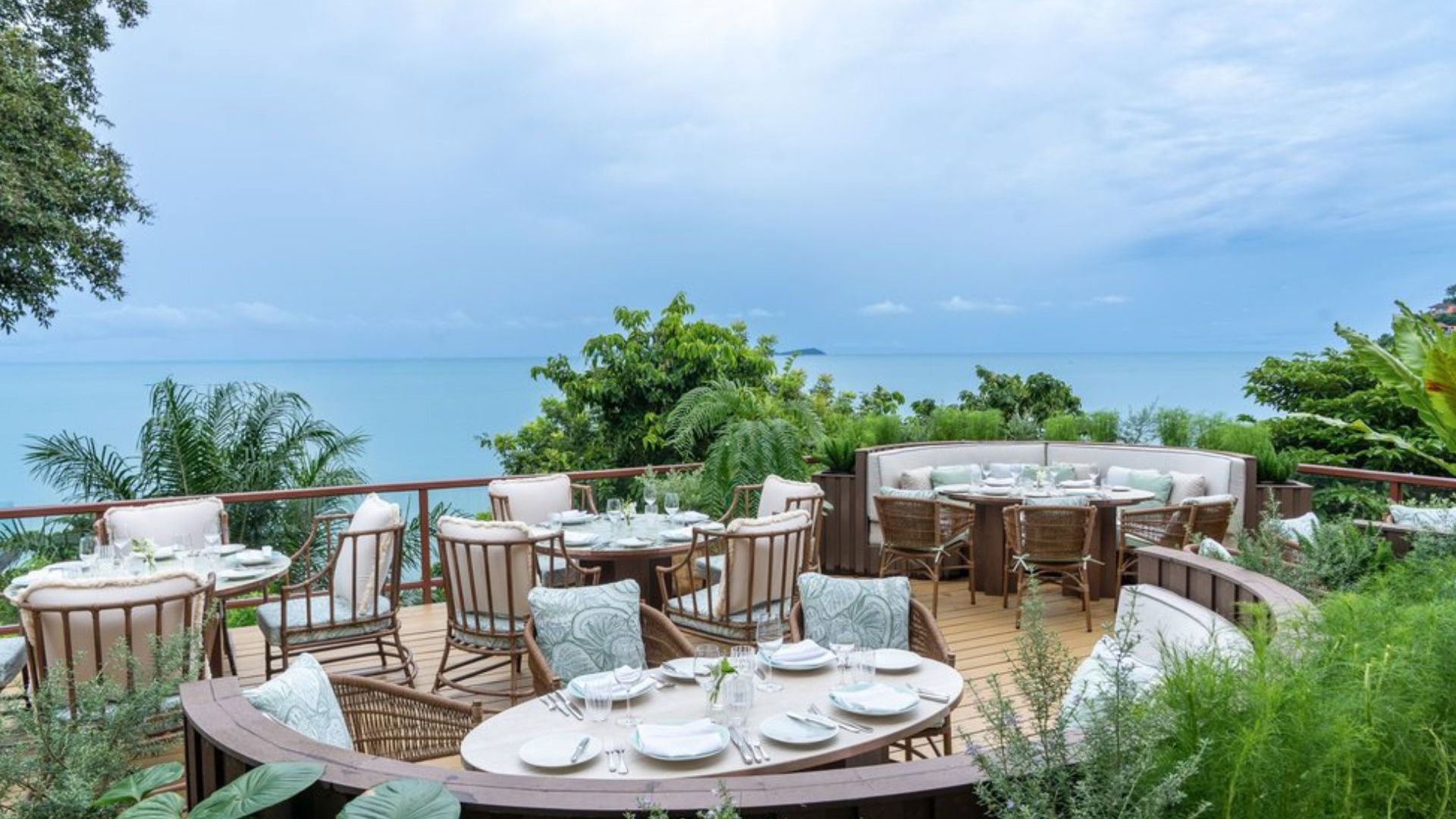 Cape Panwa Hotel - Top of the Reef Restaurant