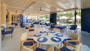 Centara Karon Resort - Escape Pool Club