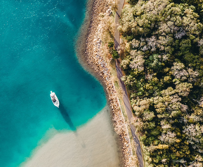 SIP, SWIM, SHOP ON THE SUNSHINE COAST