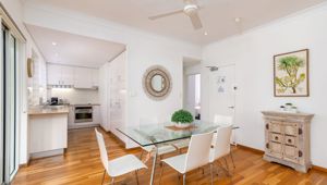 Verandahs Apartments Port Douglas - dining