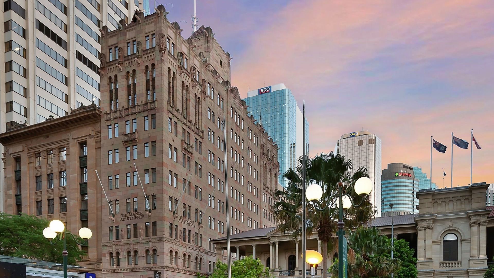 The Manor Apartment Hotel - Exterior