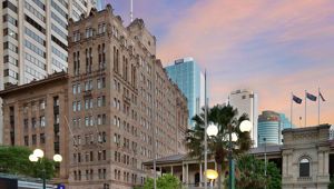 The Manor Apartment Hotel - Exterior