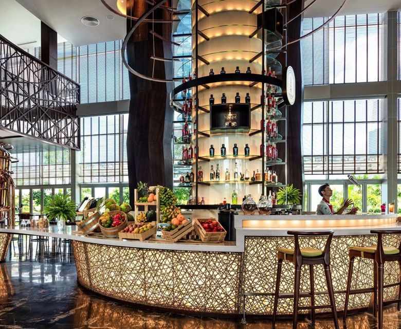 Pullman Phu Quoc Beach Resort - The Lighthouse Bar & Lounge
