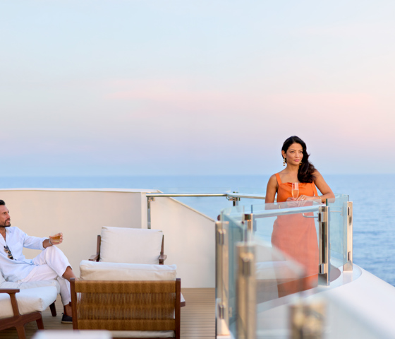 Mitral Bar © Ritz-Carlton Yacht Collection