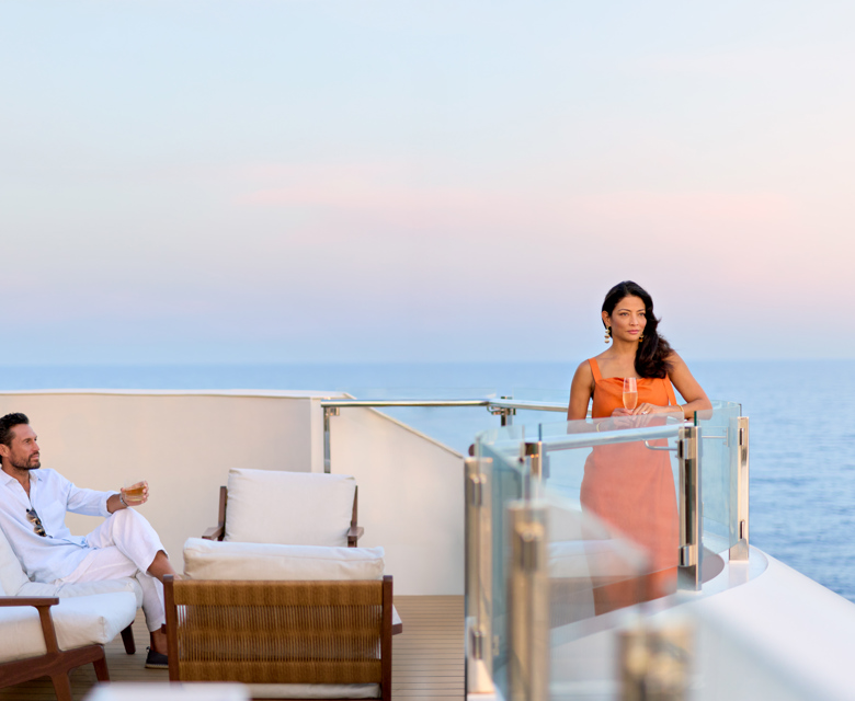 Mitral Bar © Ritz-Carlton Yacht Collection