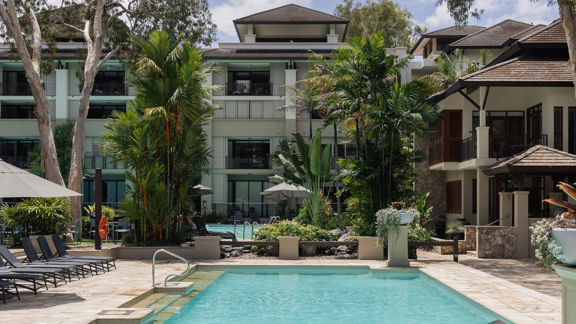 Pullman Palm Cove Sea Temple Resort & Spa - Pool 2