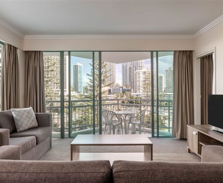 Mantra Crown Towers - lounge