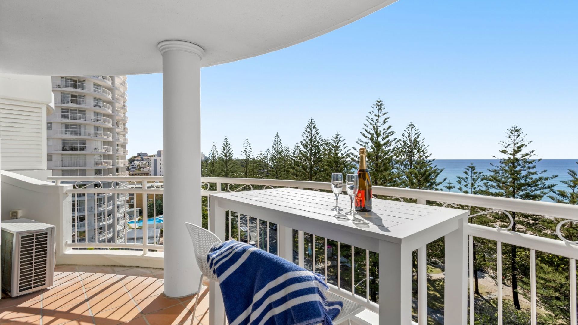 ULTIQA Burleigh Mediterranean - view