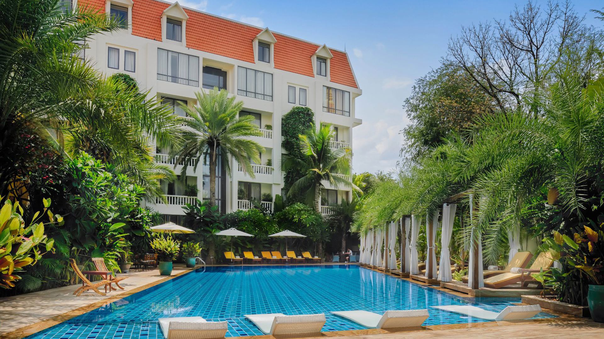 Palace Gate Hotel - Pool View