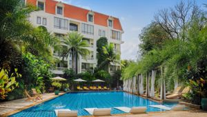 Palace Gate Hotel - Pool View