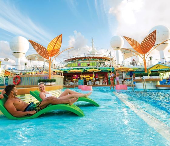 The Lime & Coconut bar - Navigator of the Seas