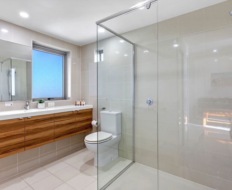  Coco Mooloolaba 1 Bedroom Apartment Bathroom