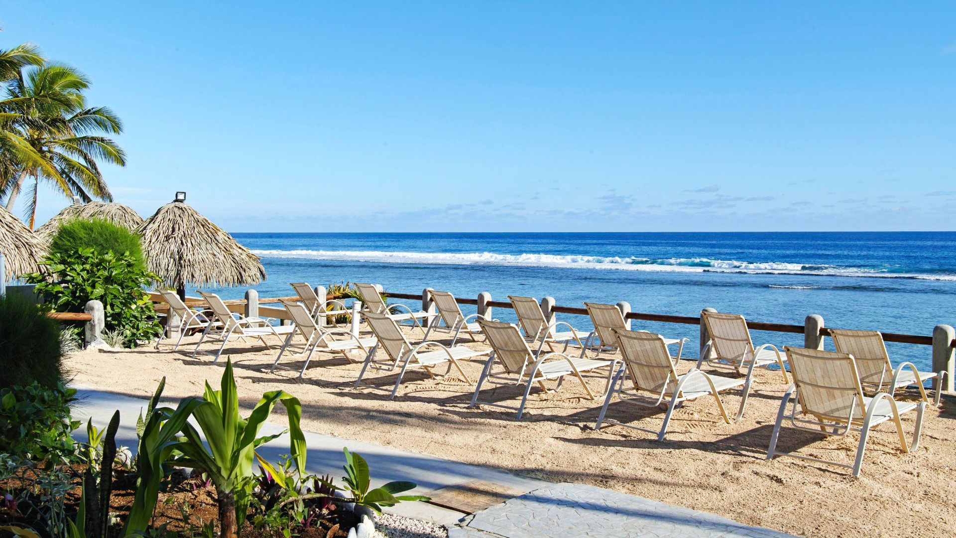 Club Raro - Deck area