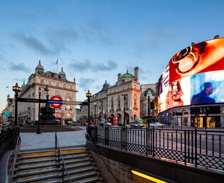 Piccadilly Circus ©Visit London &Jon Reid