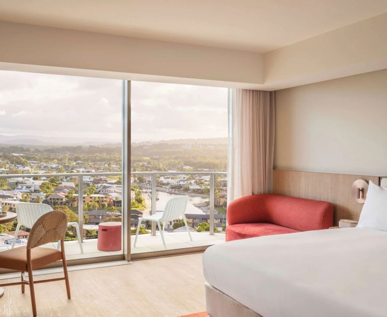 Avani Mooloolaba Beach Hotel - Deluxe King Room