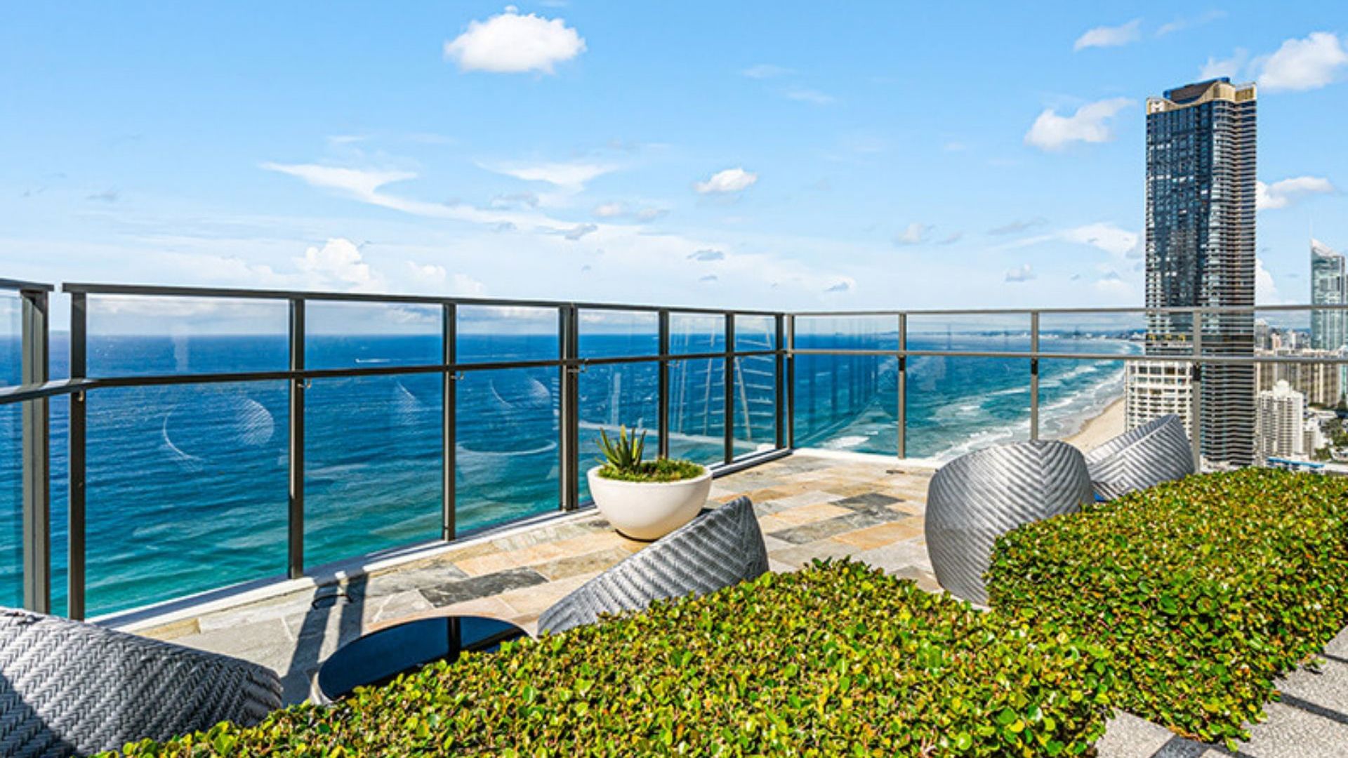 Rhapsodiy Resort - Rooftop