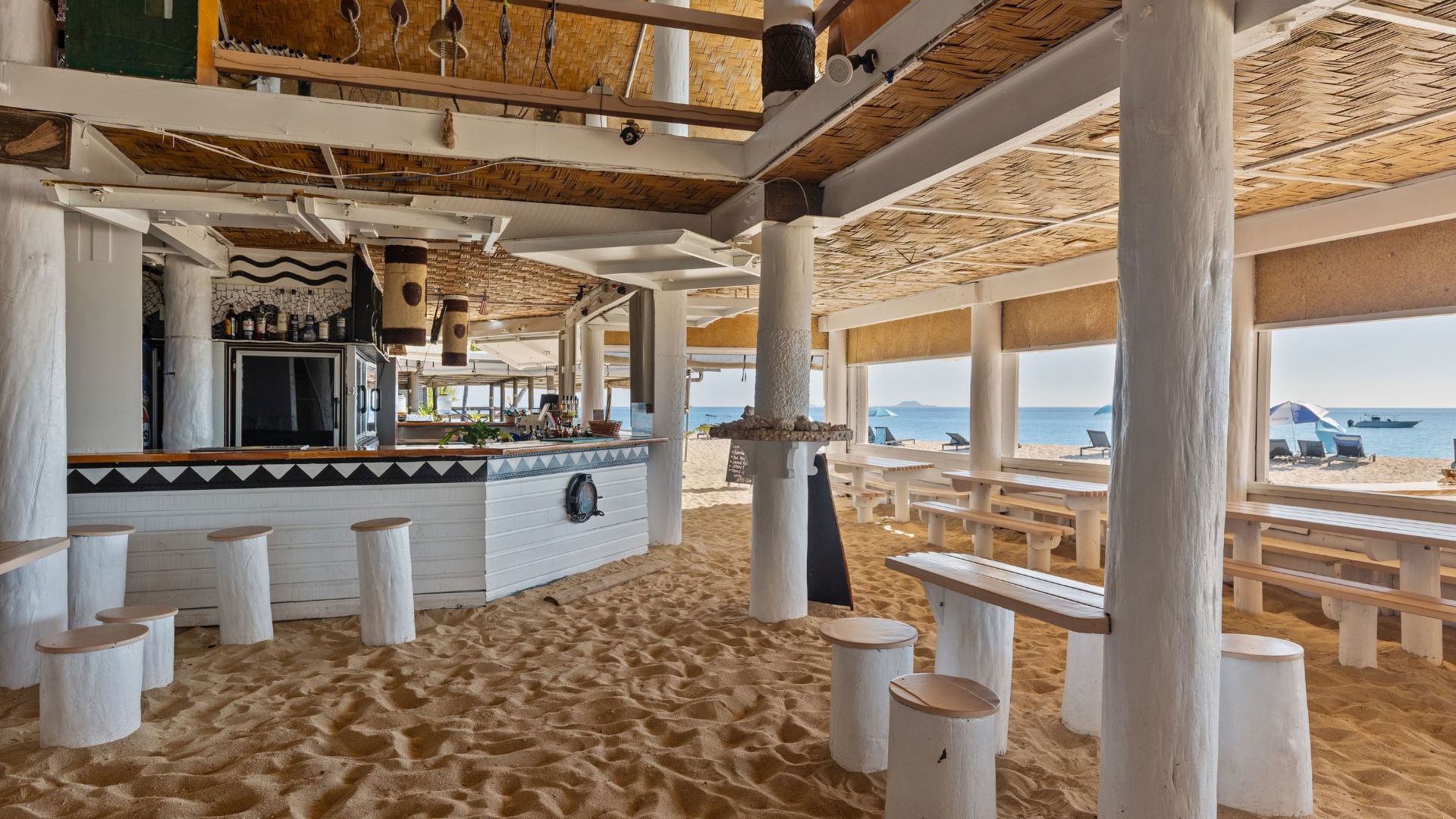 Beachcomber Island Resort - restaurant