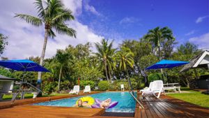 The Black Pearl Beach Side Apartments - Pool