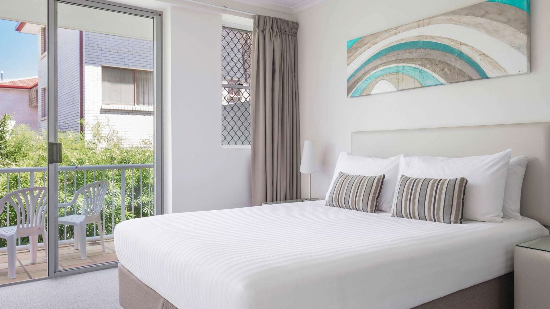 Breakfree Diamond Beach - bedroom