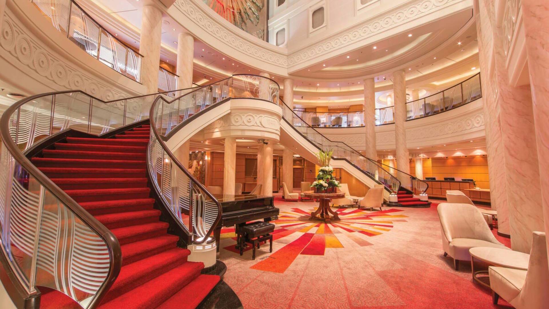 Queen Mary 2 Atrium