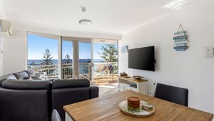 ULTIQA Burleigh Mediterranean - living room