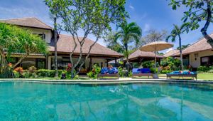 Villa Kakatua - Pool and Villa